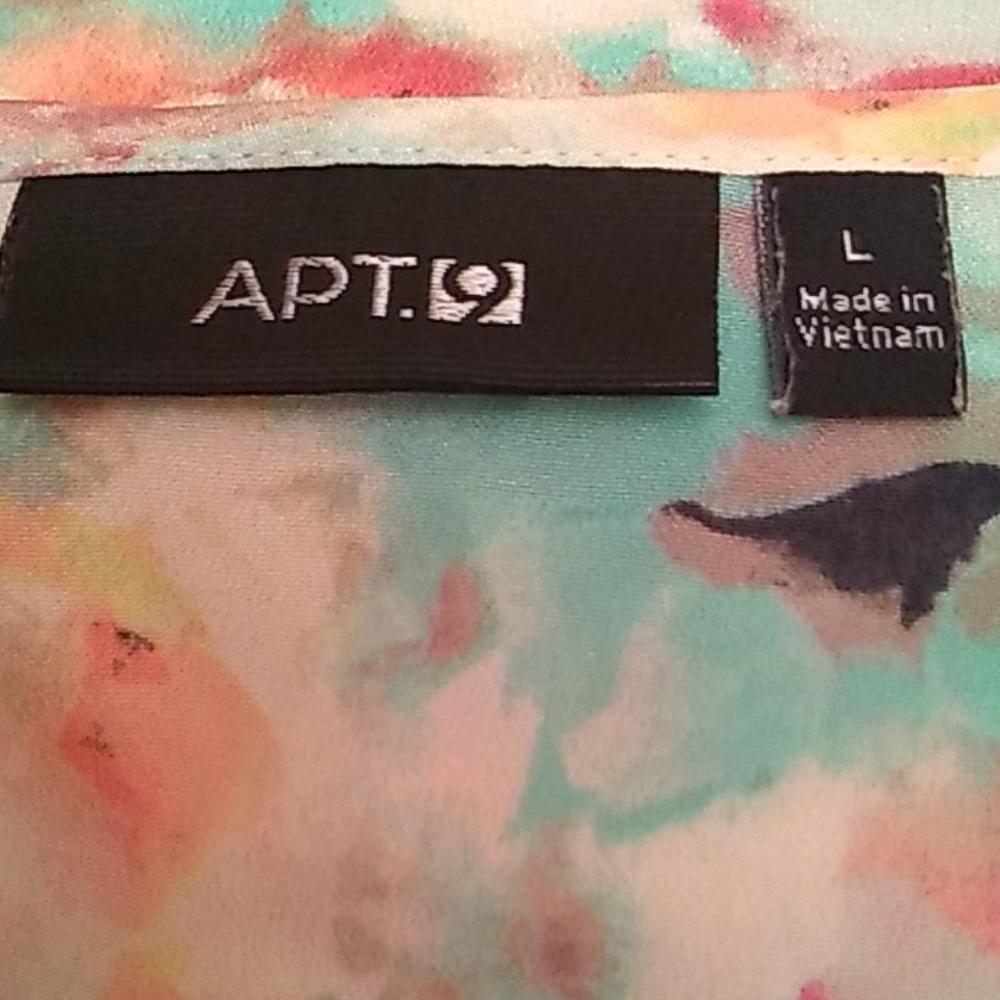 5 for $20! Apt 9 Short Sleeve Blouse, Pastel Watercolor Look - Picture 6 of 8